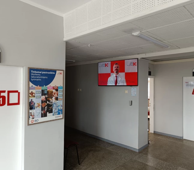 Reklaminiai ekranai KM Kalniečių poliklinikoje