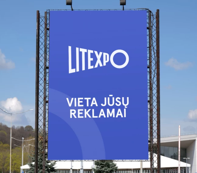 RL001 Lauko tentas prie vartų