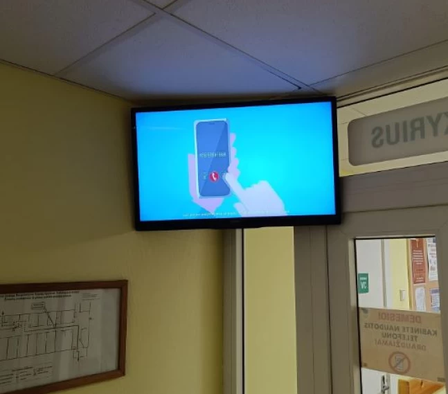 Reklaminis ekranas VŠĮ Respublikinės Šiaulių ligoninės onkologijos klinikoje