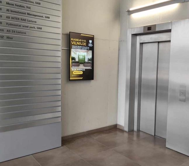 Reklaminiai ekranai Vilniaus vartai verslo centre