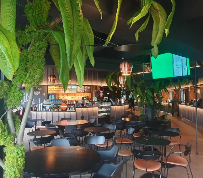 Baltas tiltas Food Hall - Upės g. 6