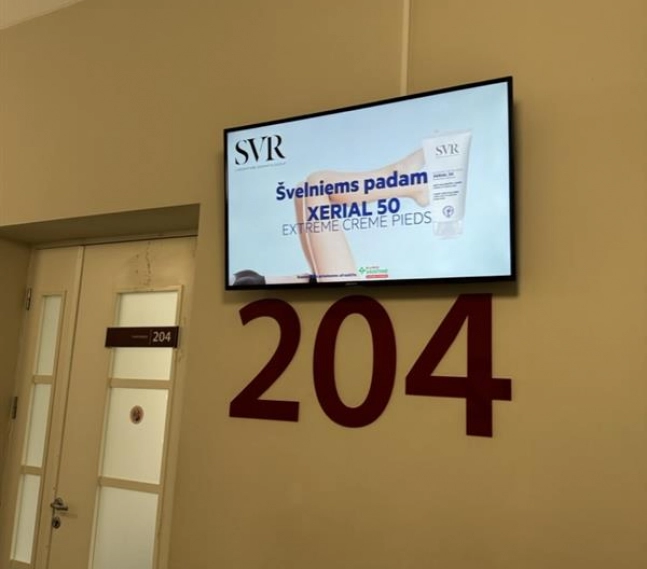 Reklaminis ekranas VŠĮ Vilniaus centro poliklinikoje, Naujamiesčio filiale